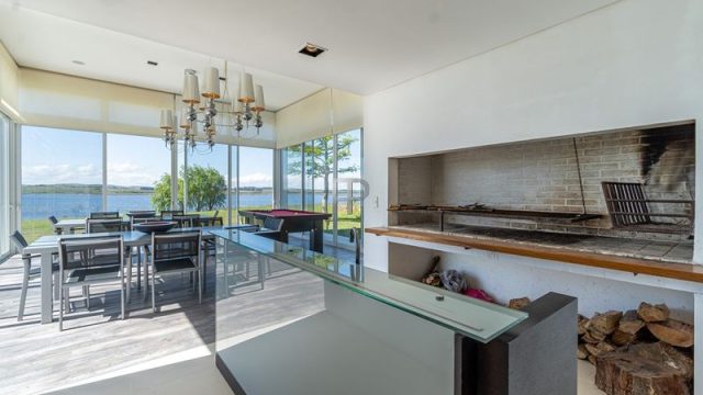 Casa-1941-laguna-de-los-cisnes-simplemente-espectacular-barbacoa-800.jpg