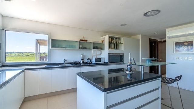 Casa-1941-laguna-de-los-cisnes-simplemente-espectacular-cocina-800.jpg