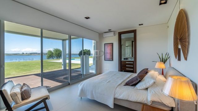 Casa-1941-laguna-de-los-cisnes-simplemente-espectacular-dormitorio-foto-2-800.jpg