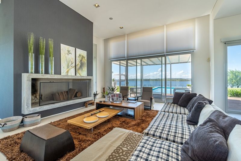 Casa-1941-laguna-de-los-cisnes-simplemente-espectacular-living-800.jpg